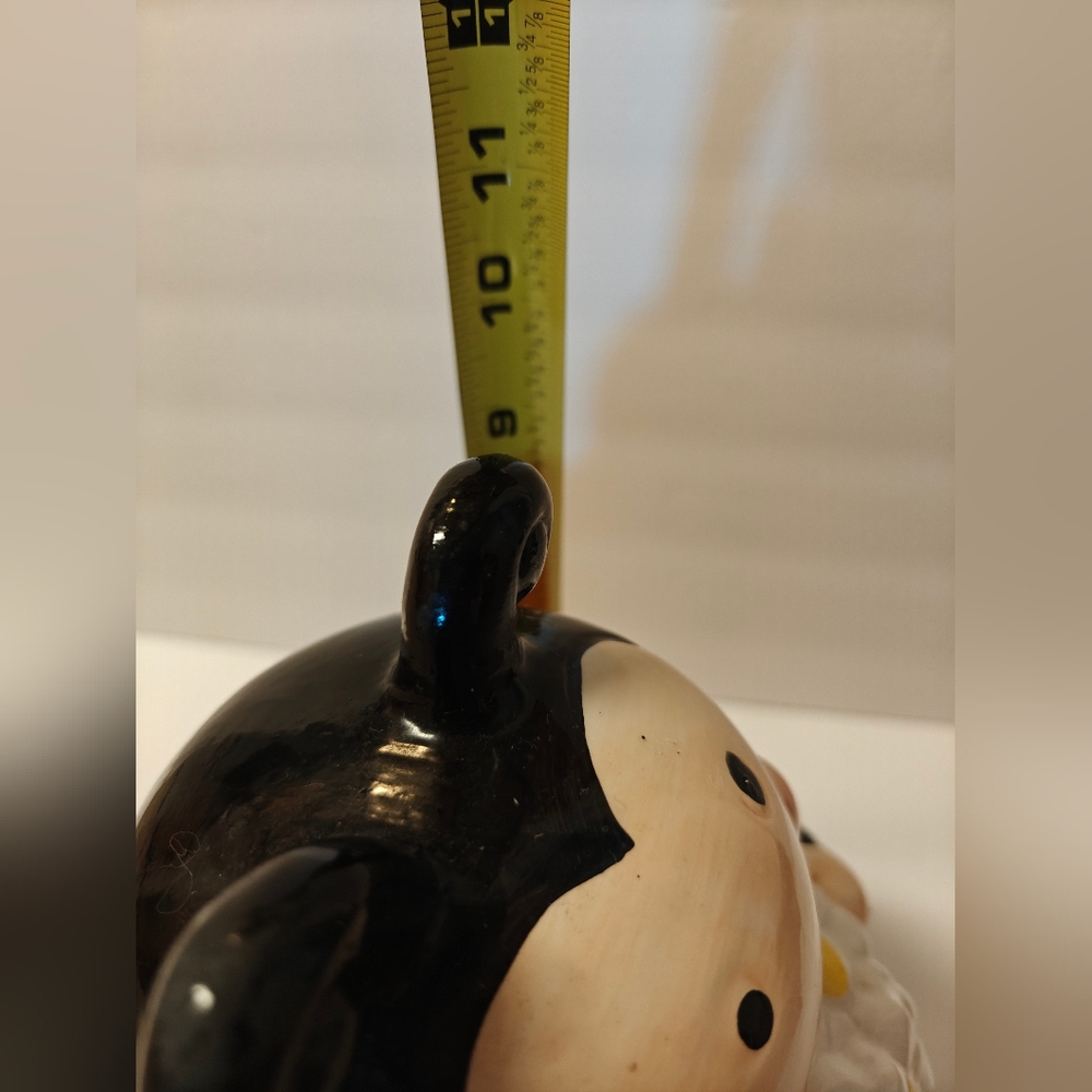 Ladybug Hugging Daisy Cookie Jar, Anthropomorphic Ladybug Ceramic Cookie Jar - Picture 8 of 13